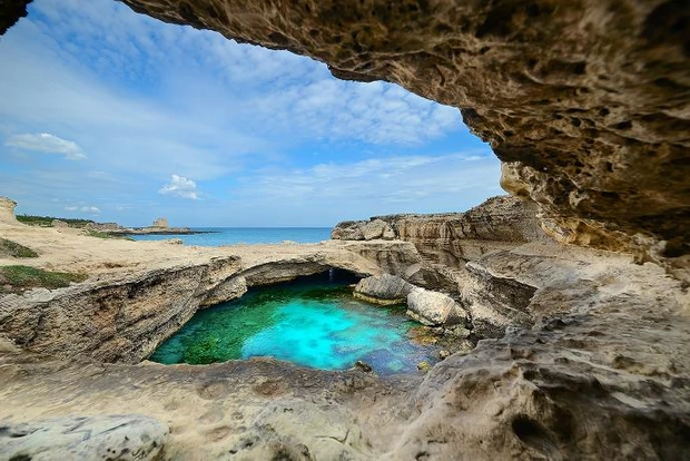 Salentissimo.it: Grotta della Poesia - Roca Vecchia - Melendugno, spiagge del Salento
