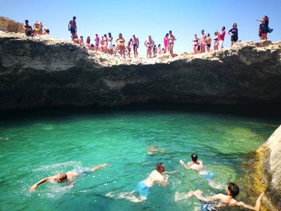 Salentissimo.it: Grotta della Poesia - Roca Vecchia - Melendugno, spiagge del Salento