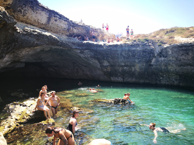 Salentissimo.it: Grotta della Poesia -  Roca Vecchia - Melendugno, 萨兰托海滩