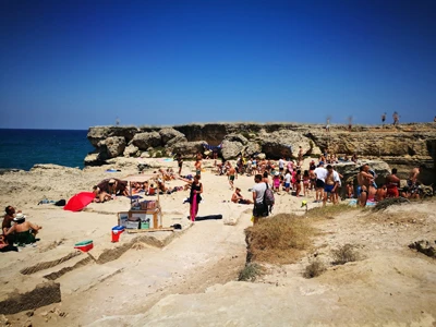 Salentissimo.it: Grotta della Poesia - Roca Vecchia - Melendugno, spiagge del Salento