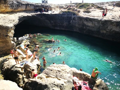 Salentissimo.it: Grotta della Poesia - Roca Vecchia - Melendugno, spiagge del Salento