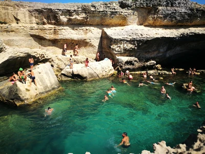 Salentissimo.it: Grotta della Poesia - Roca Vecchia - Melendugno, spiagge del Salento