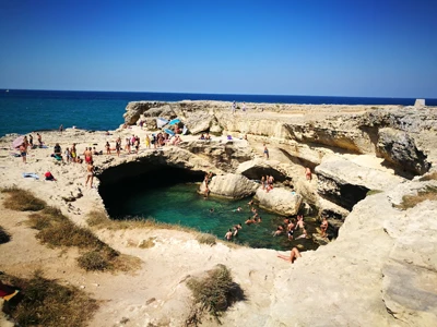 Salentissimo.it: Grotta della Poesia - Roca Vecchia - Melendugno, spiagge del Salento