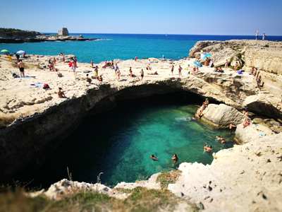 Salentissimo.it: Grotta della Poesia -  Roca Vecchia - Melendugno, spiagge del Salento