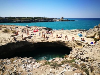Salentissimo.it: Grotta della Poesia - Roca Vecchia - Melendugno, spiagge del Salento