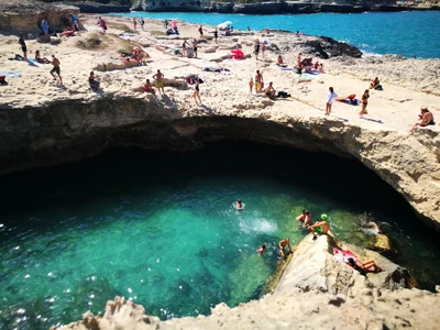 Salentissimo.it: Grotta della Poesia - Roca Vecchia - Melendugno, spiagge del Salento