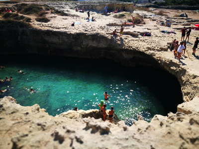 Salentissimo.it: Grotta della Poesia -  Roca Vecchia, spiagge del Salento