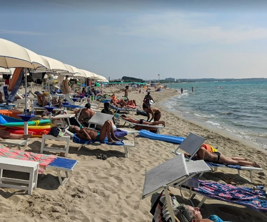 Salentissimo.it: Bikini Beach - Gallipoli, 萨兰托海滩