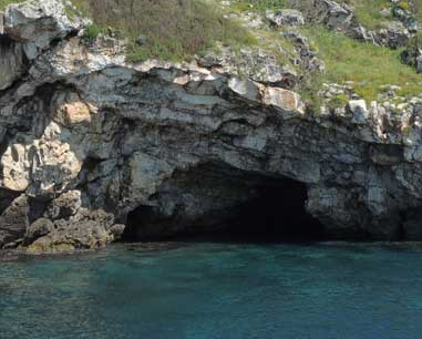 Salentissimo.it: Grotta del Carmine -  Tricase, spiagge del Salento