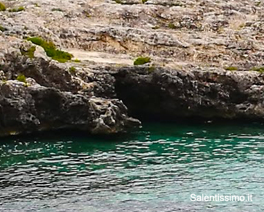 Salentissimo.it: Grotta Funeraria -  Porto Badisco - Otranto, spiagge del Salento