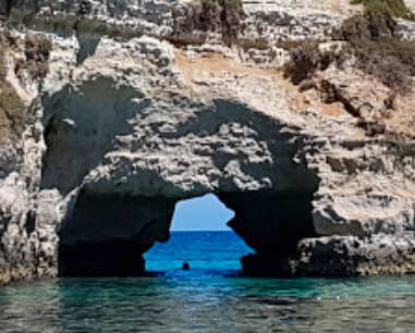 Salentissimo.it: Grotta Ronzu Beddu -  Torre dell Orso - Melendugno, 萨兰托海滩