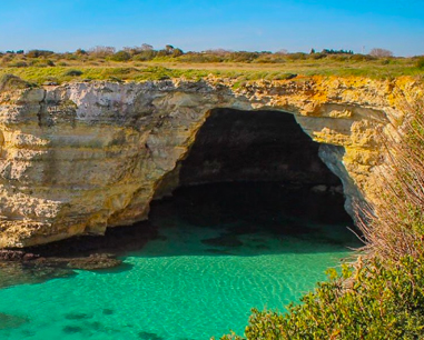 Salentissimo.it: Grotta Sfondata -  Otranto, spiagge del Salento