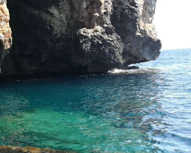 Salentissimo.it: Grotte di Vedusella -  Santa Maria di Leuca, spiagge del Salento