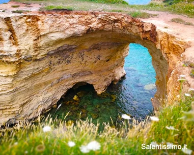 Salentissimo.it: I Faraglioni di Sant Andrea - Sant Andrea - Melendugno, spiagge del Salento