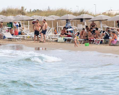 Salentissimo.it: Mosquito Beach Bar -  Casalabate - Squinzano-Trepuzzi, サレントのビーチ
