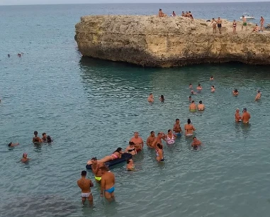 Salentissimo.it: Nfoca Ciucci - Roca Vecchia - Melendugno, spiagge del Salento