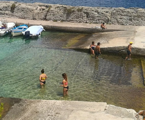 Salentissimo.it: Porticciolo della Botte - Marina di Andrano, spiagge del Salento